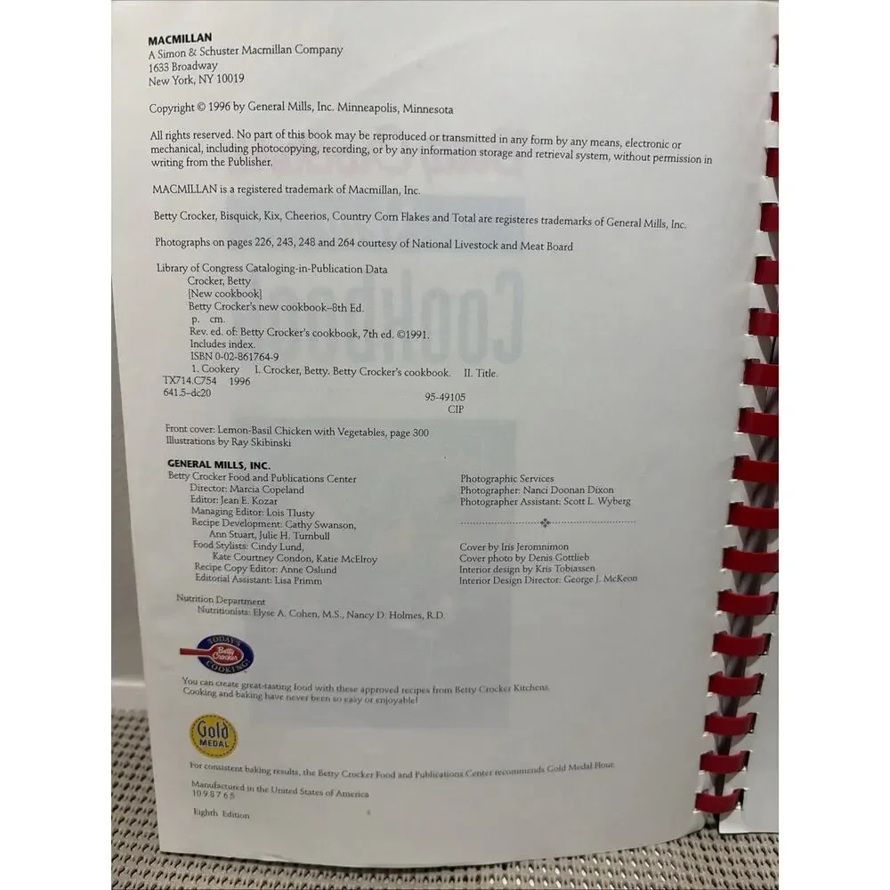 Betty Crocker's New Cookbook : Everything You Need to Know to Cook Spiral 1996